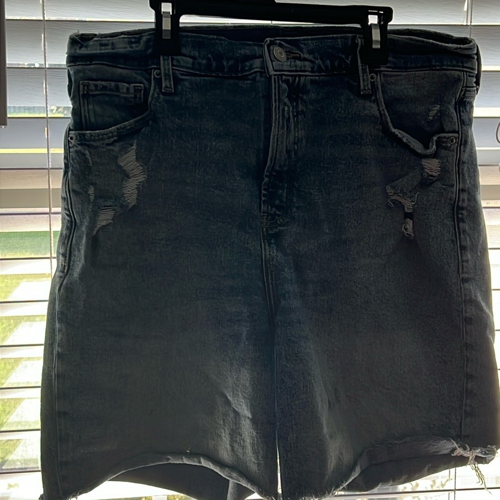 High waisted bermuda shorts